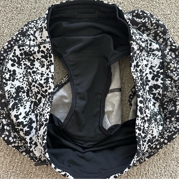 Lululemon Run Times Short II 4” Size 4 - Picture 5 of 8